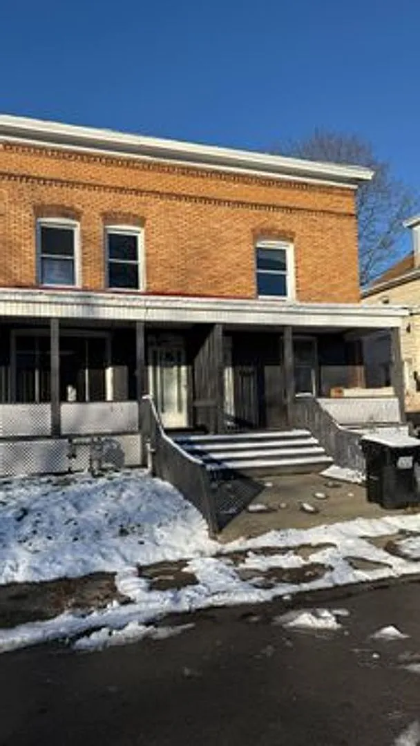 303 Phillips St — Photo 1