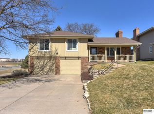 14238 Poppleton Cir, Omaha, NE 68144