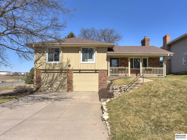 14238 Poppleton Cir, Omaha, NE 68144