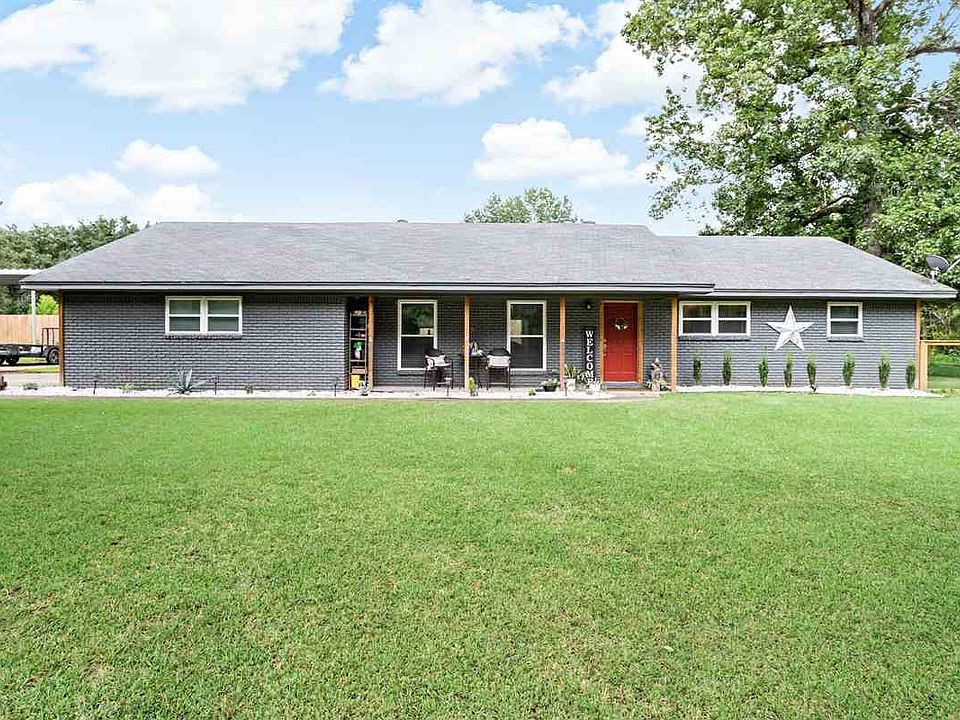 1st image of 525 Rosewood Dr