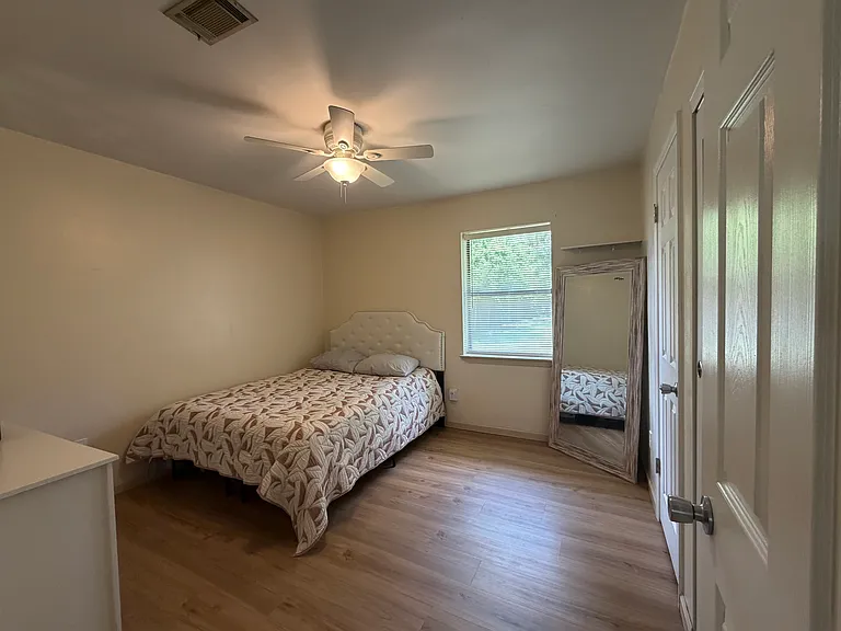 921 Greenbriar Rd — Photo 11
