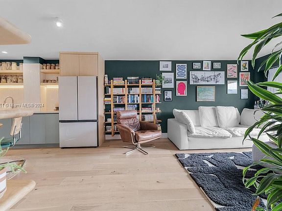 3rd image of 1000 Michigan Ave APT 405