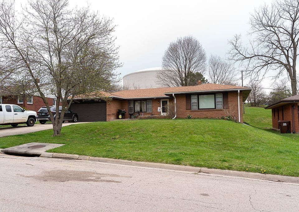 1st image of 711 Medford Dr