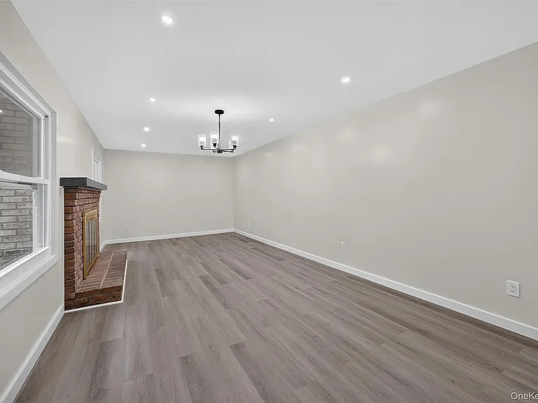 179 Roosevelt Rd — Photo 8