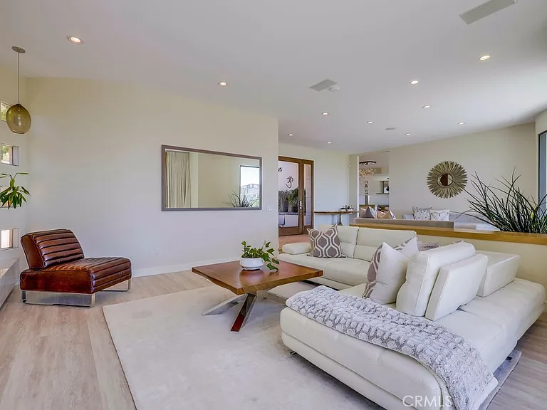 1725 Del Mar Ave — Photo 10