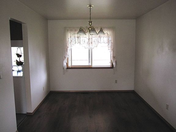 4th image of 9513 Solberg Ct SE