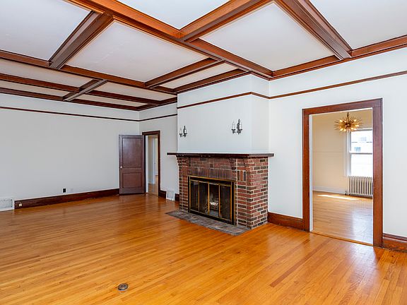 3rd image of 140 E Main St #1
