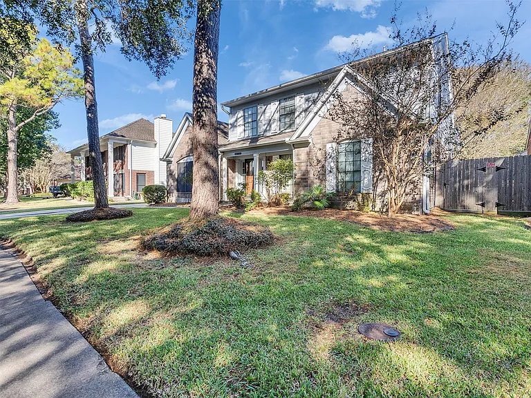 2108 Autumn Cove Dr — Photo 2