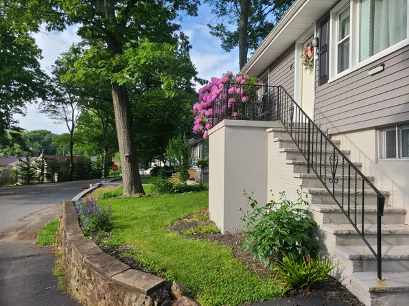 137 W End Ave, Hopatcong, NJ 07843