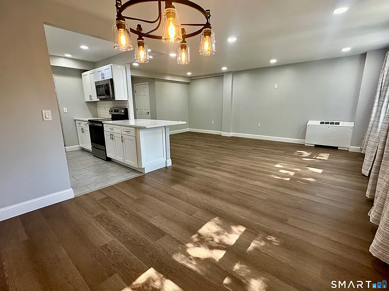 887 Farmington Ave #2I — Photo 3