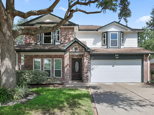 602 Oak Briar Dr, Kemah, TX 77565