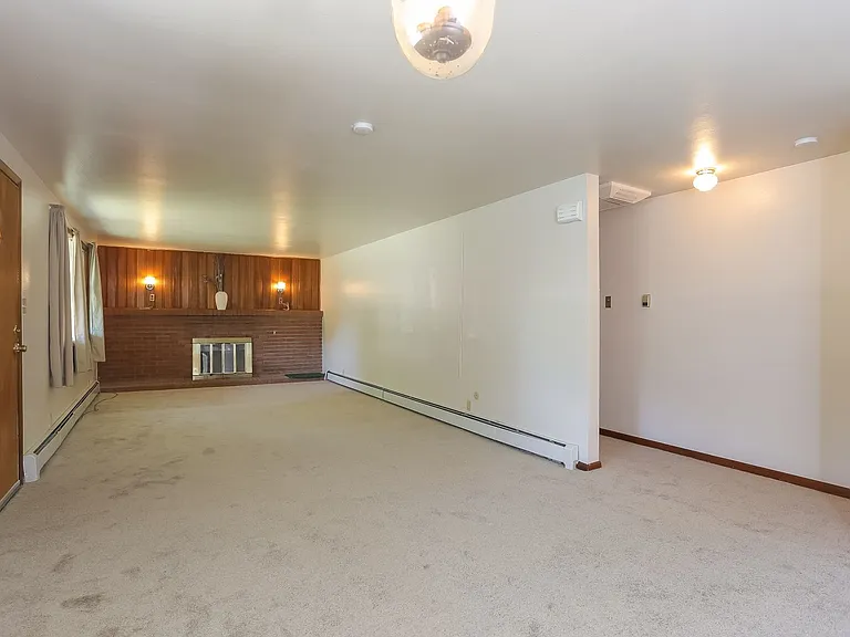 2408 Lake Dr — Photo 28