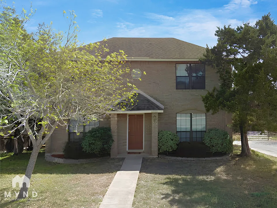 4202 Knollbluff
