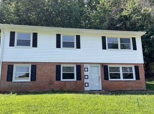 4547 Evansdale Rd, Woodbridge, VA 22193