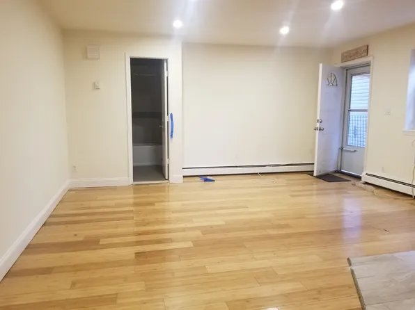 247 Graff Avenue image 3 of 5