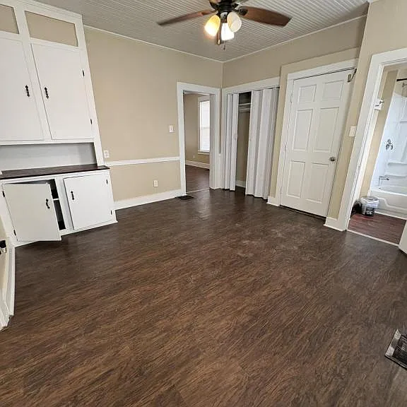 107 E 2nd St #107 — Photo 12