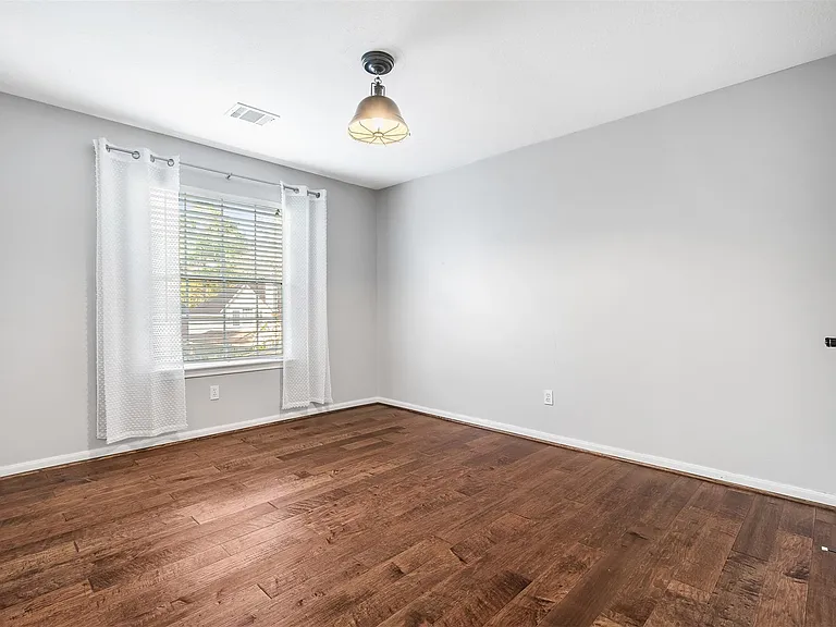 11 Winrock Pl — Photo 10