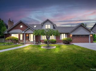 309 Woodcrest Dr, Dearborn, MI 48124