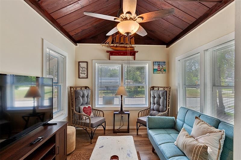 1138 Howard St, Clearwater, FL 33756 MLS U8173262 Zillow