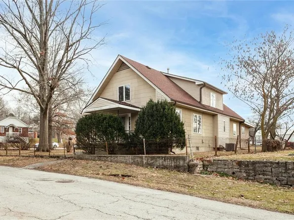 11019 E Norledge St, Independence, MO 64054