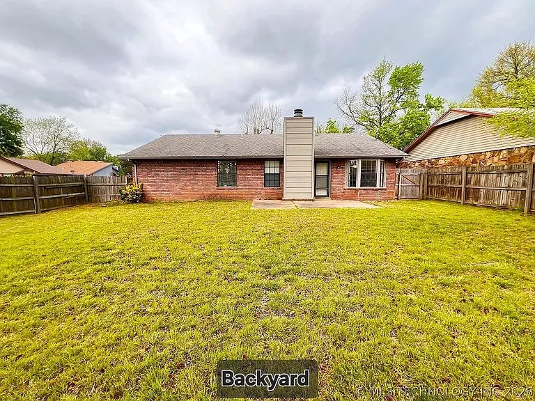 6717 S Saint Louis Ave — Photo 27