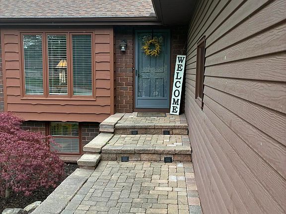 3rd image of 4319 Crestlane Dr