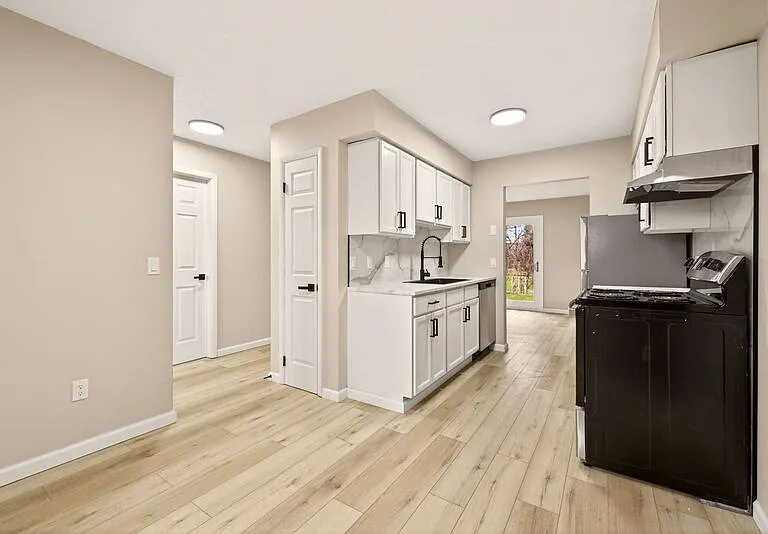 Holcob Village Townhouses — Photo 11