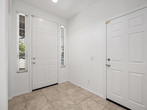 5th image of 3460 Pleasant Vale Dr