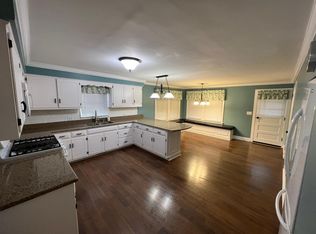 10 N Main St, Naperville, IL 60540