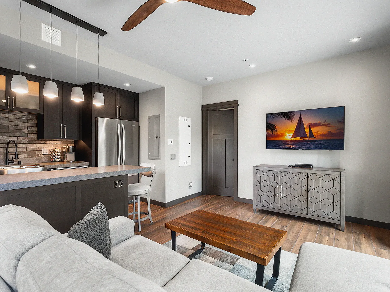 1 bed, 620 sqft, $3,350 — Photo 4