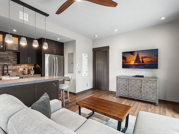 4th image of 75-5705 Alahou St #7