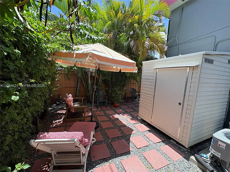191 NW 17th Ave #3 — Photo 33