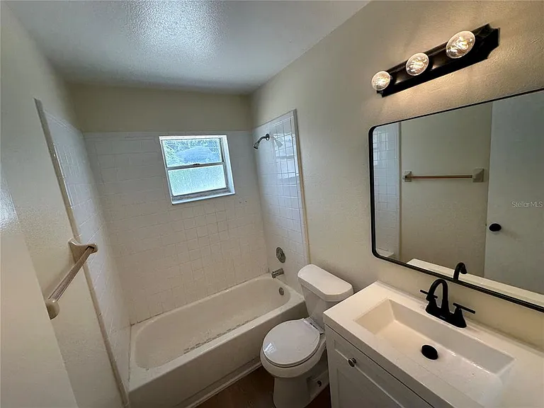 1820 Bonneville Dr #1820 — Photo 11