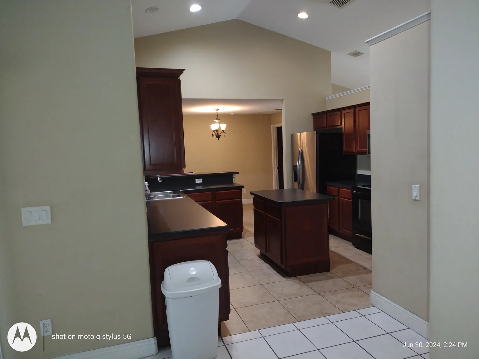 3 bed, 1558 sqft, $2,250 — Photo 2