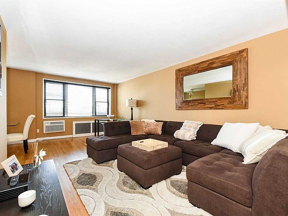 4th image of 6 Birchwood Ct APT 5D