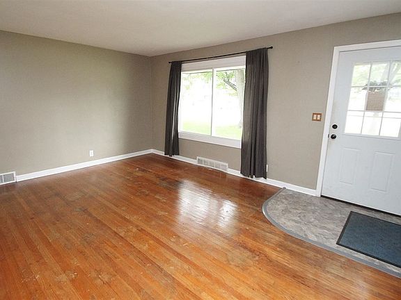 5th image of 7407 Rogers St