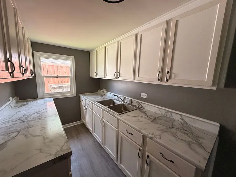 3633 Bowdoin St — Photo 3