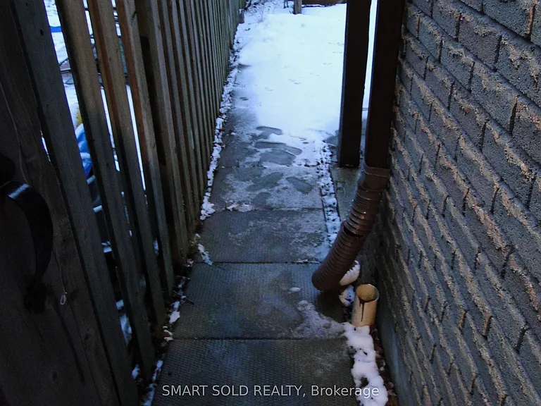 54 Muirlands Dr #BASEMENT — Photo 18