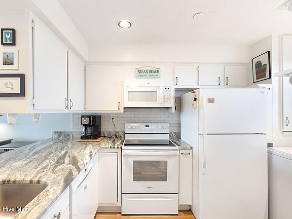 5th image of 1505 Salter Path Road #326