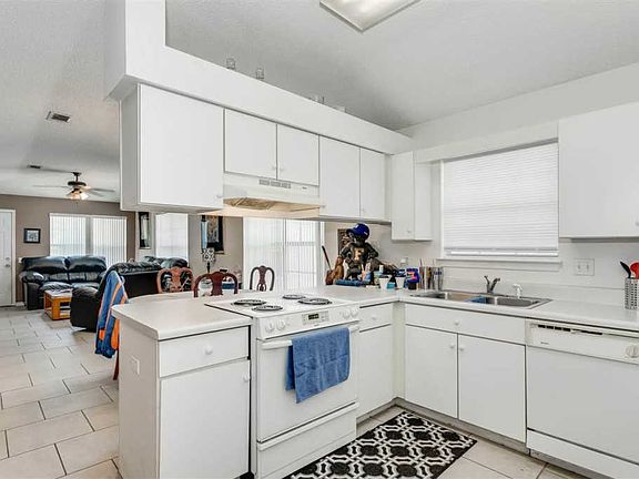 3rd image of 4050 Glenway Dr