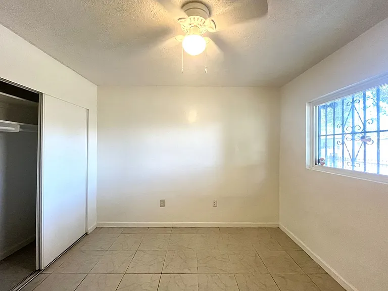 RV T 1594 B&C Sepulveda Ave — Photo 28