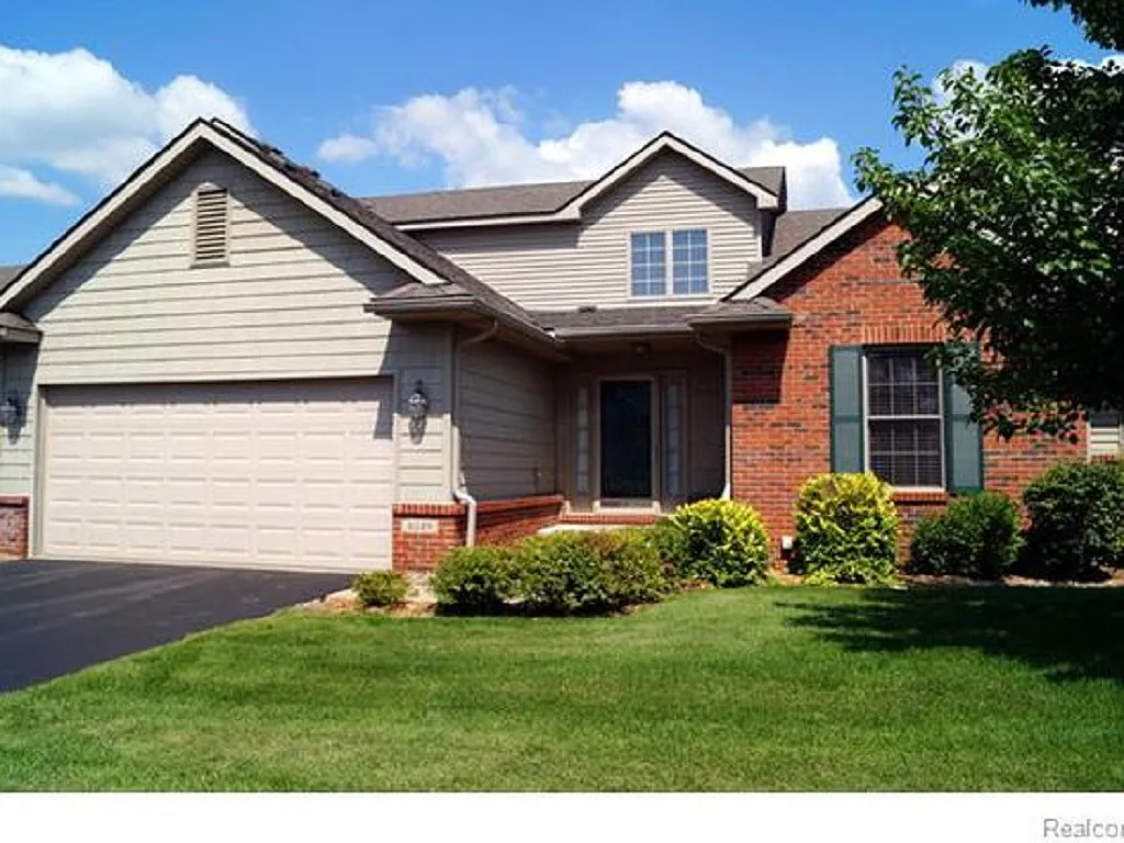 6185 Mountain Laurel Dr photo 1