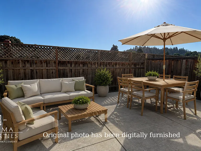 425 Kylie Ln — Photo 3