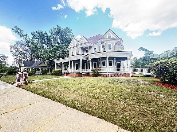 2nd image of 417 N Court St