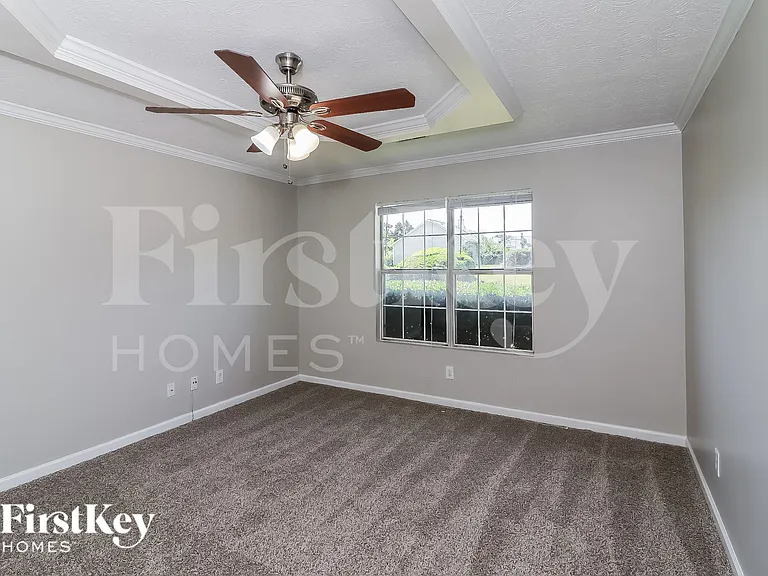 3818 Clarendon Pl — Photo 9