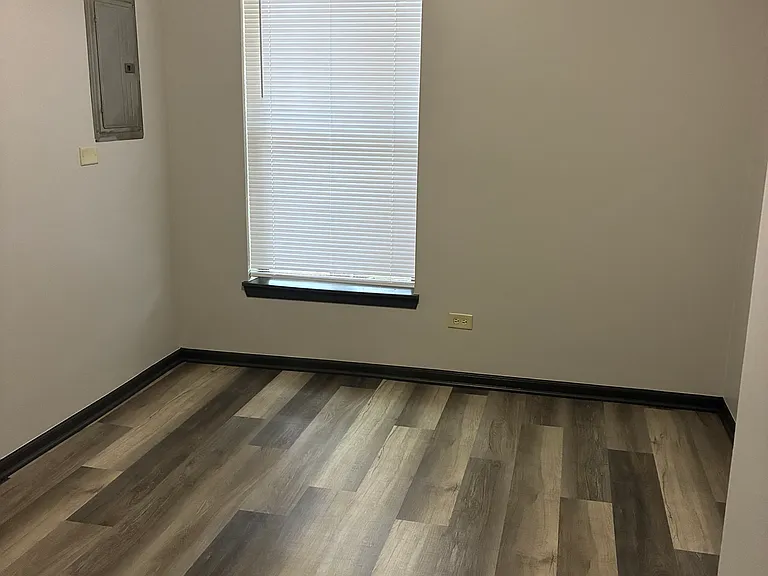 7916 S Parnell Ave #1 — Photo 7