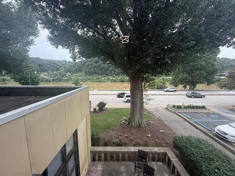 1108 Kanawha Blvd E #205 — Photo 10