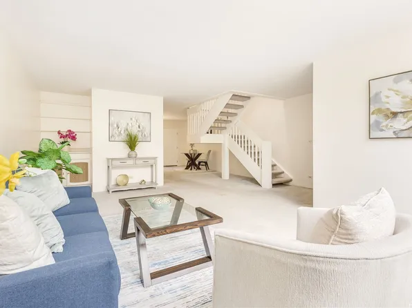 300 E Kawaihae St #300E, Honolulu, HI 96825
