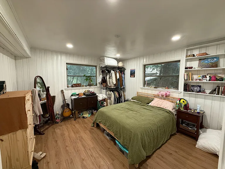 1898 Timothy Dr #B — Photo 10