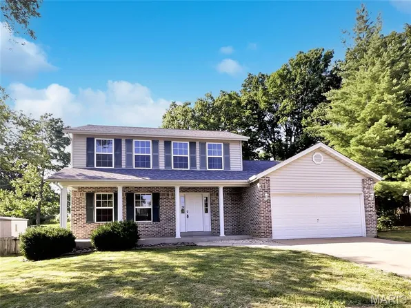 641 Emerald Meadows Ct, Saint Charles, MO 63304